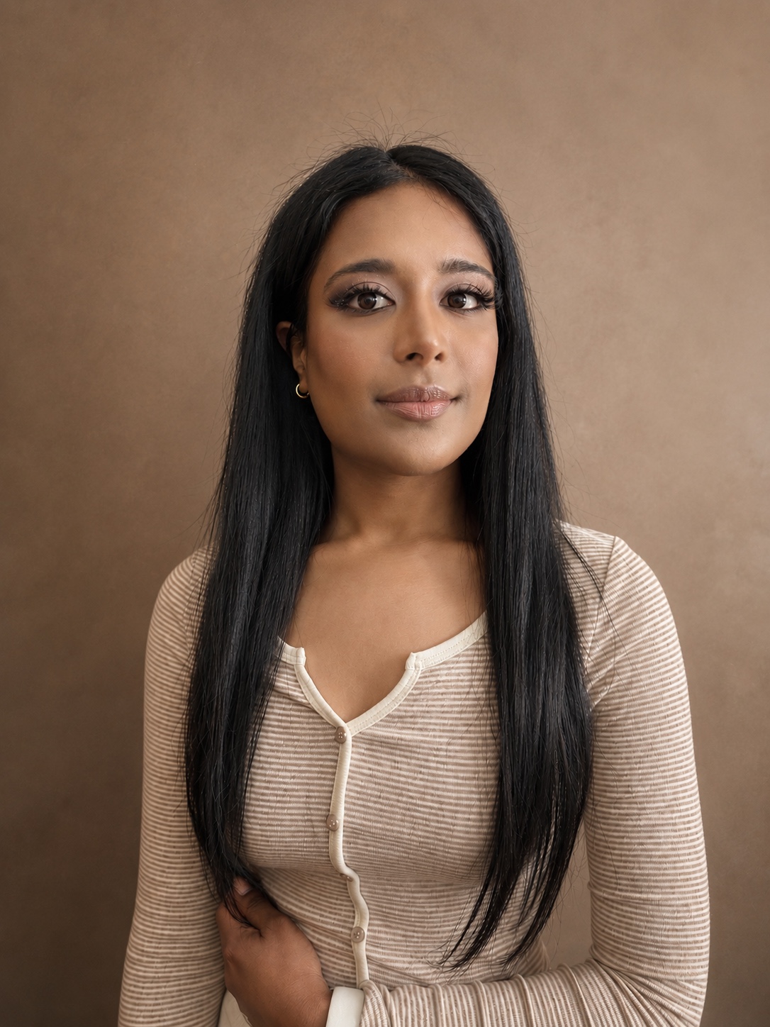 Clean natural makeup with a skin-like finish and softly defined eyes